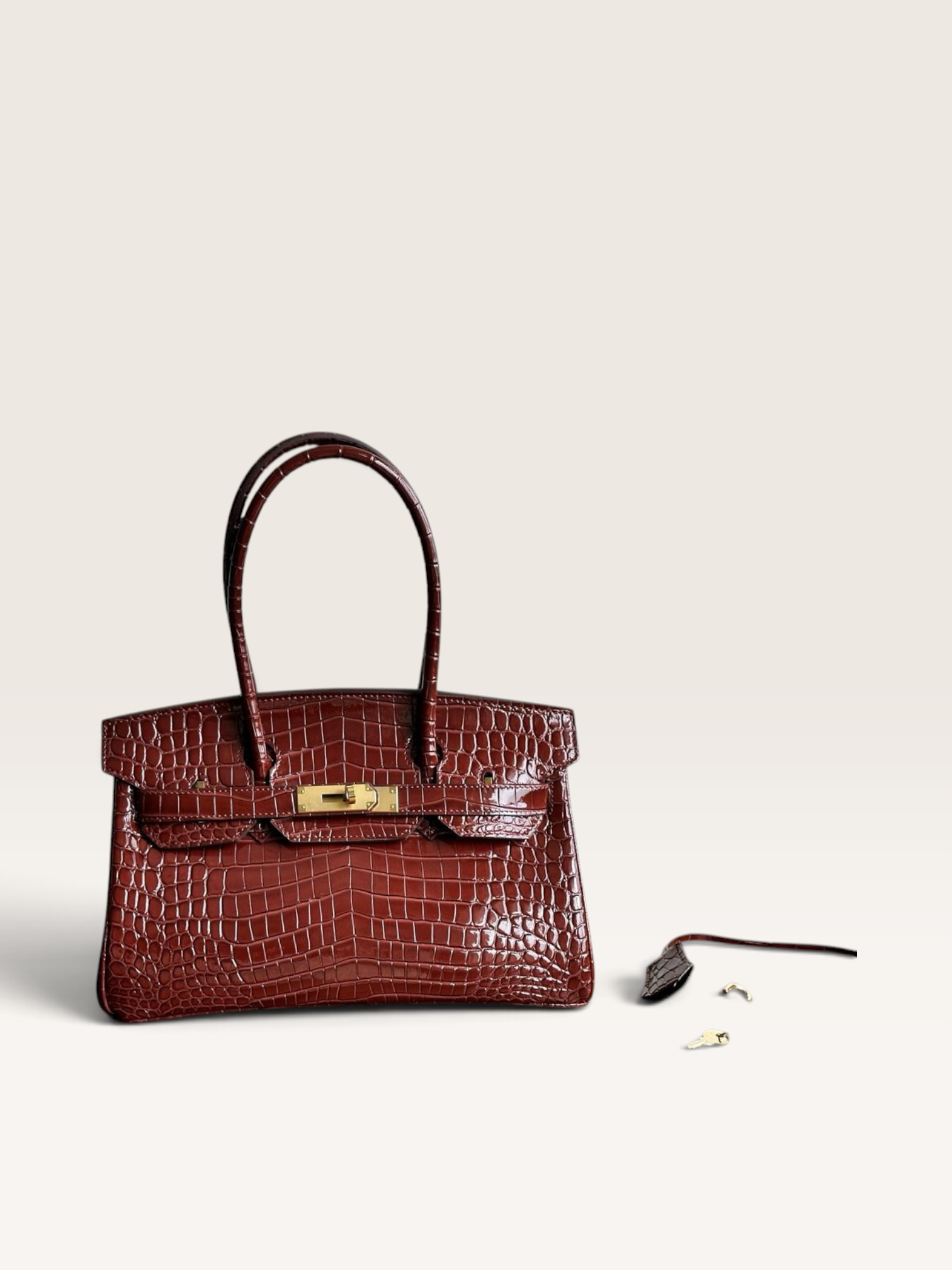 Le Sabot Shoulder Exotic Burgundy