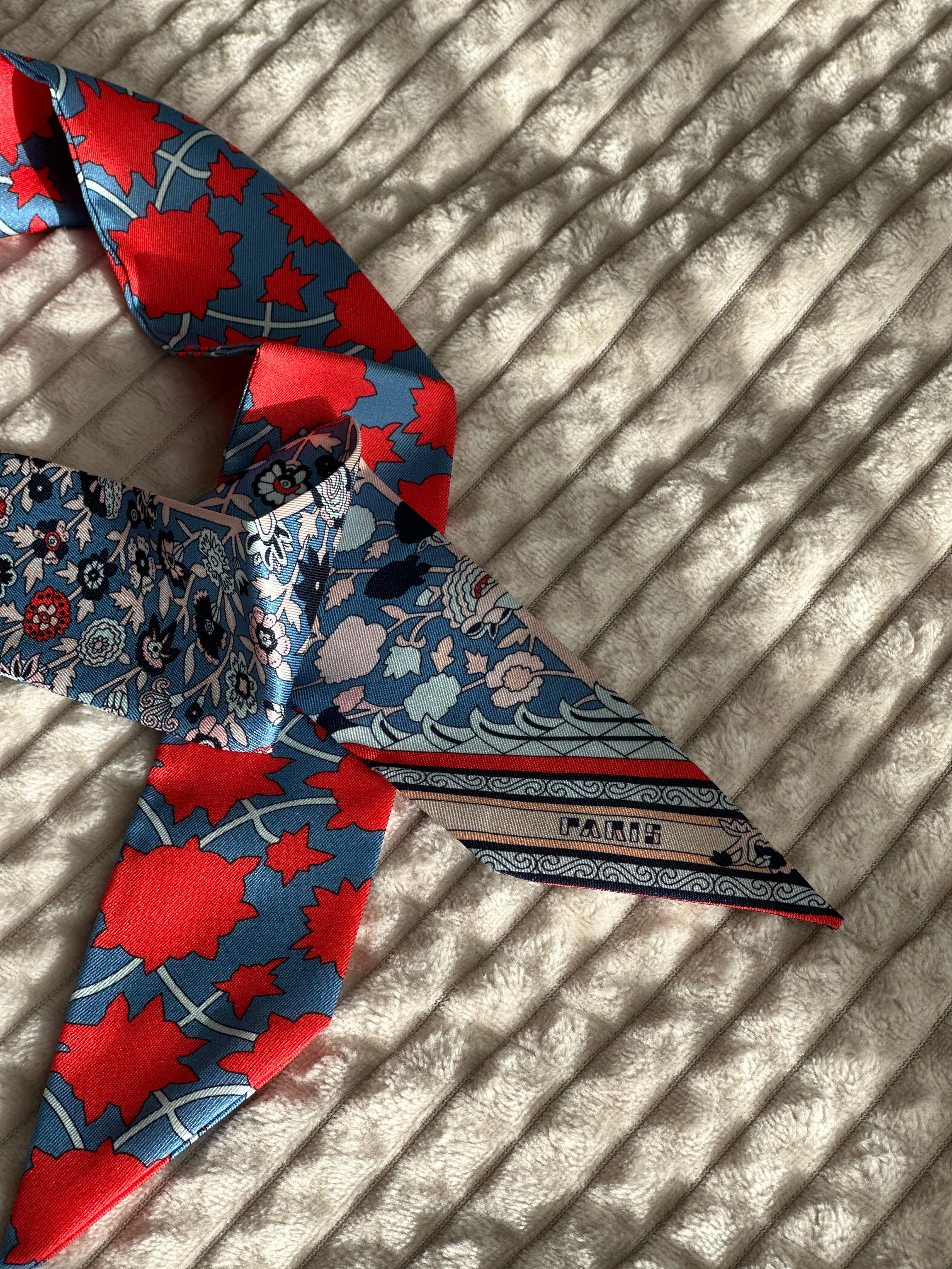 Scarf Paris